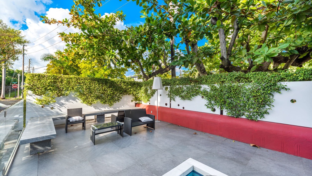 Photo of Patio Balcony in Northeast Coconut Grove