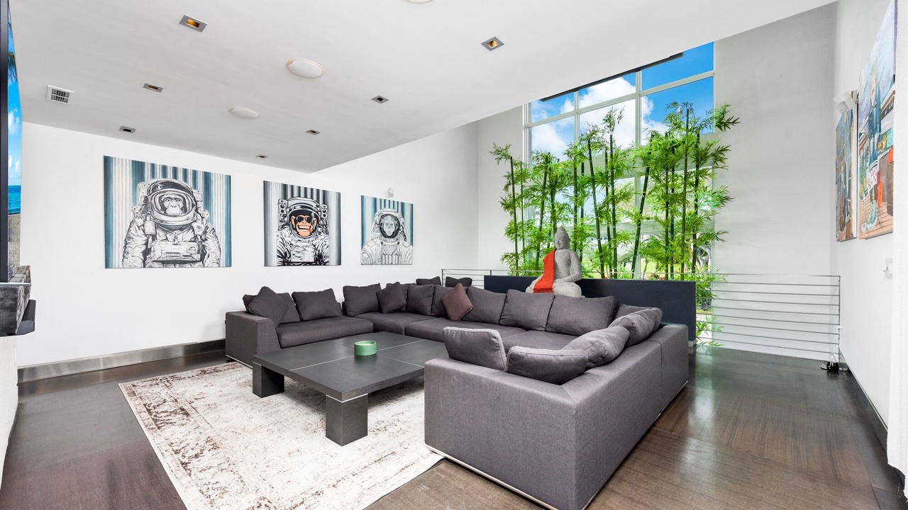 Photo of Livingroom in Northeast Coconut Grove