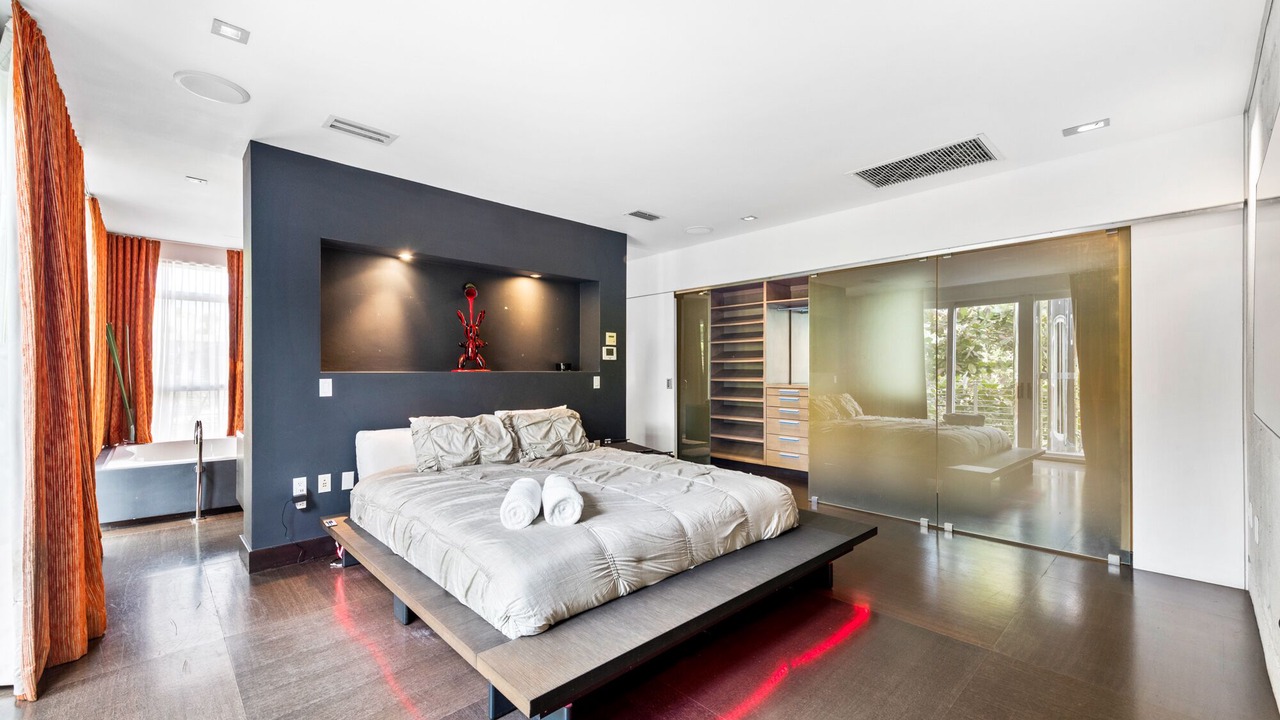 Photo of Bedroom in Northeast Coconut Grove