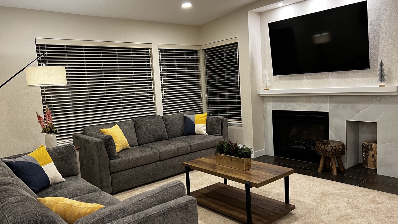 Photo of Livingroom in Northwest Bellevue