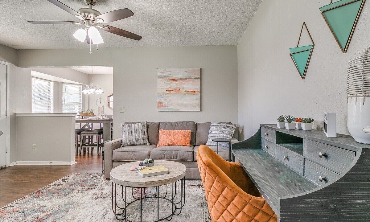 Photo of Livingroom in Midwest City