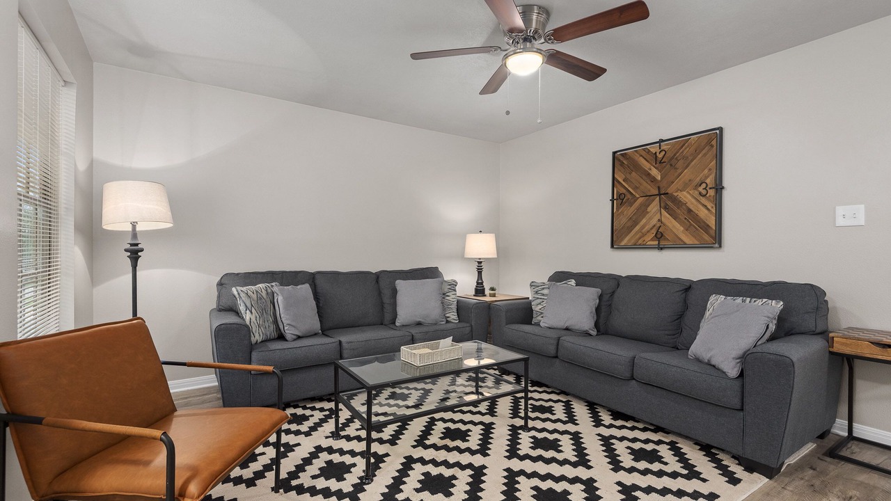 Photo of Livingroom in College Station