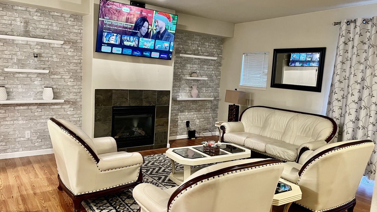 Photo of Livingroom in Aloha