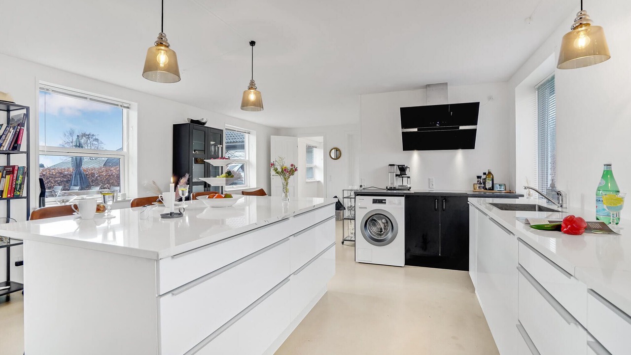 Photo of Others in Sunds