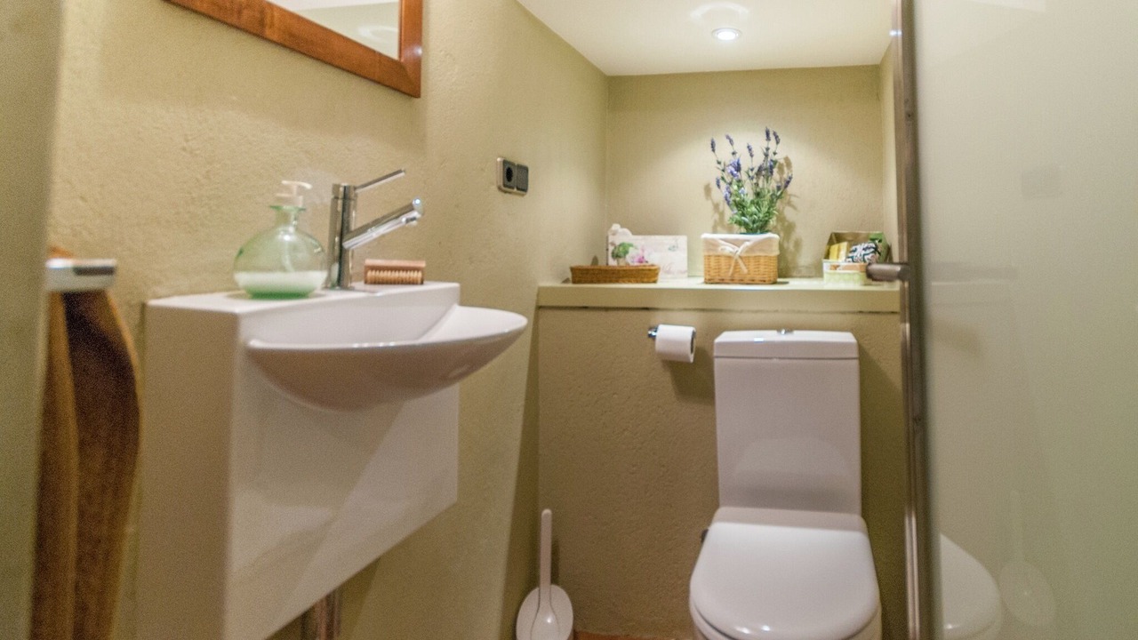 Photo of Bathroom in Pontos