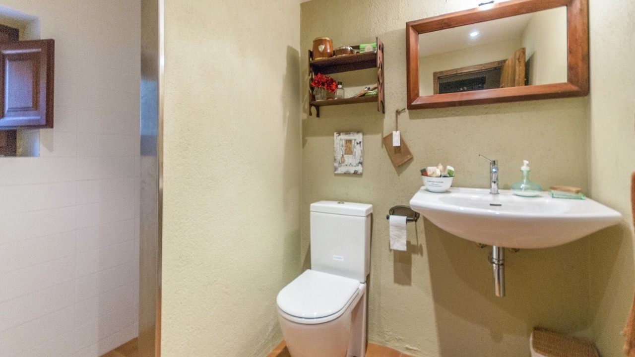 Photo of Bathroom in Pontos