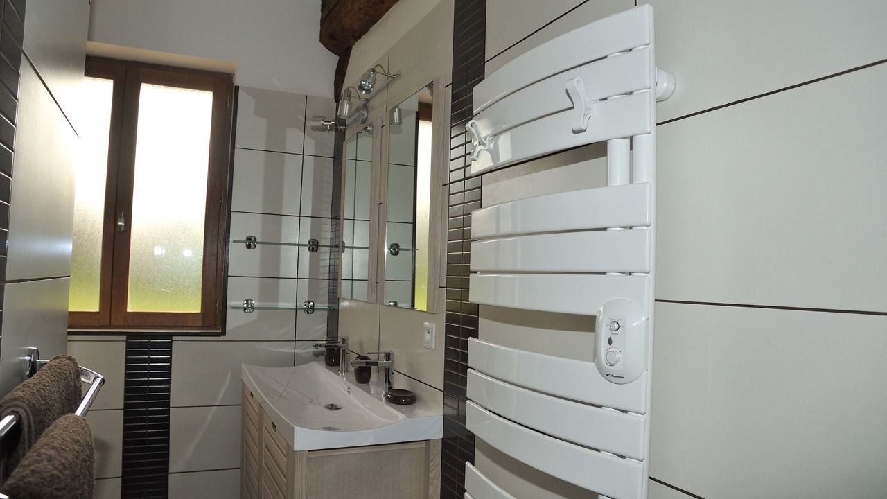 Photo of Bathroom in Houdetot