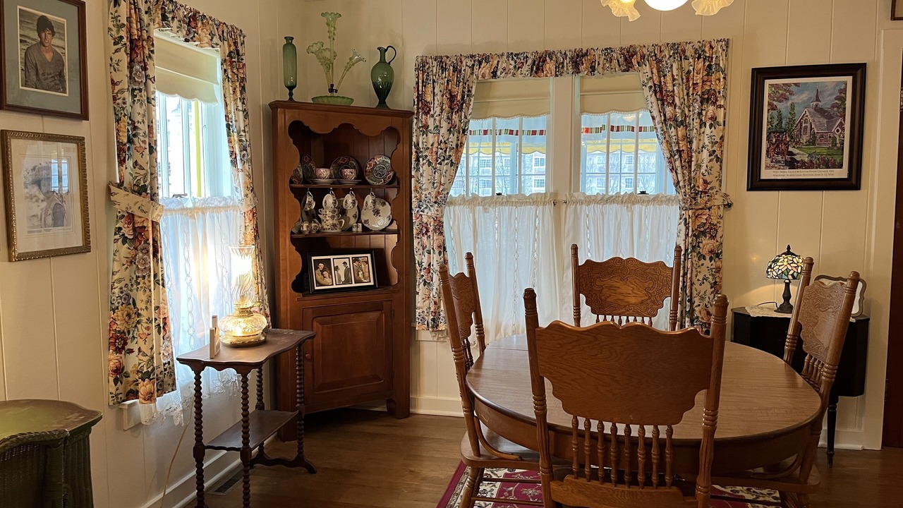 Photo of Livingroom in Mackinaw City
