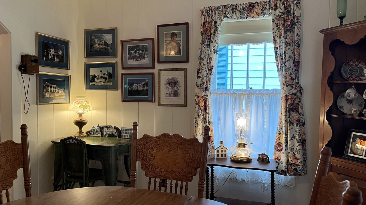 Photo of Livingroom in Mackinaw City