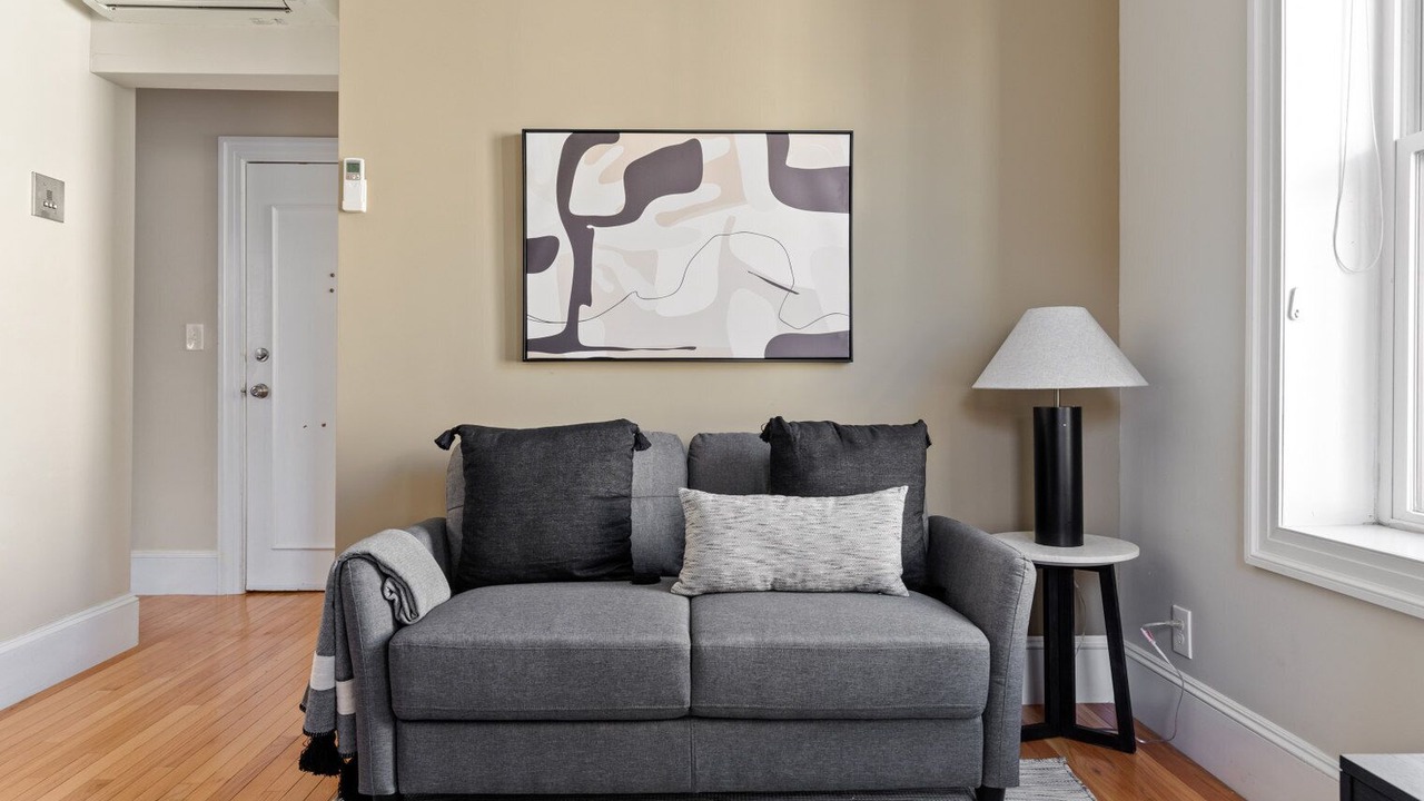 Photo of Livingroom in East Somerville