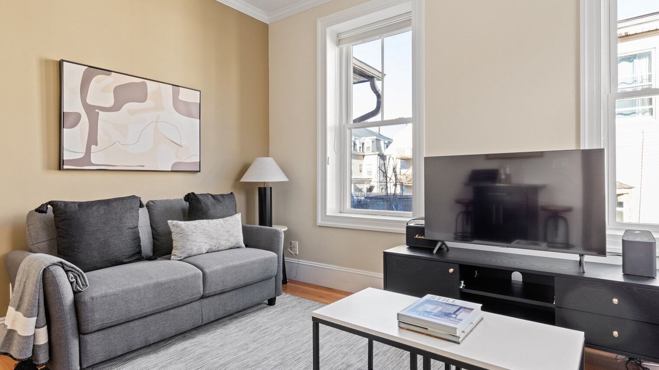 Photo of Livingroom in East Somerville