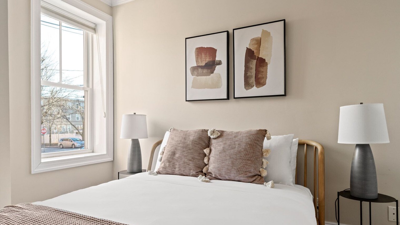 Photo of Bedroom in East Somerville