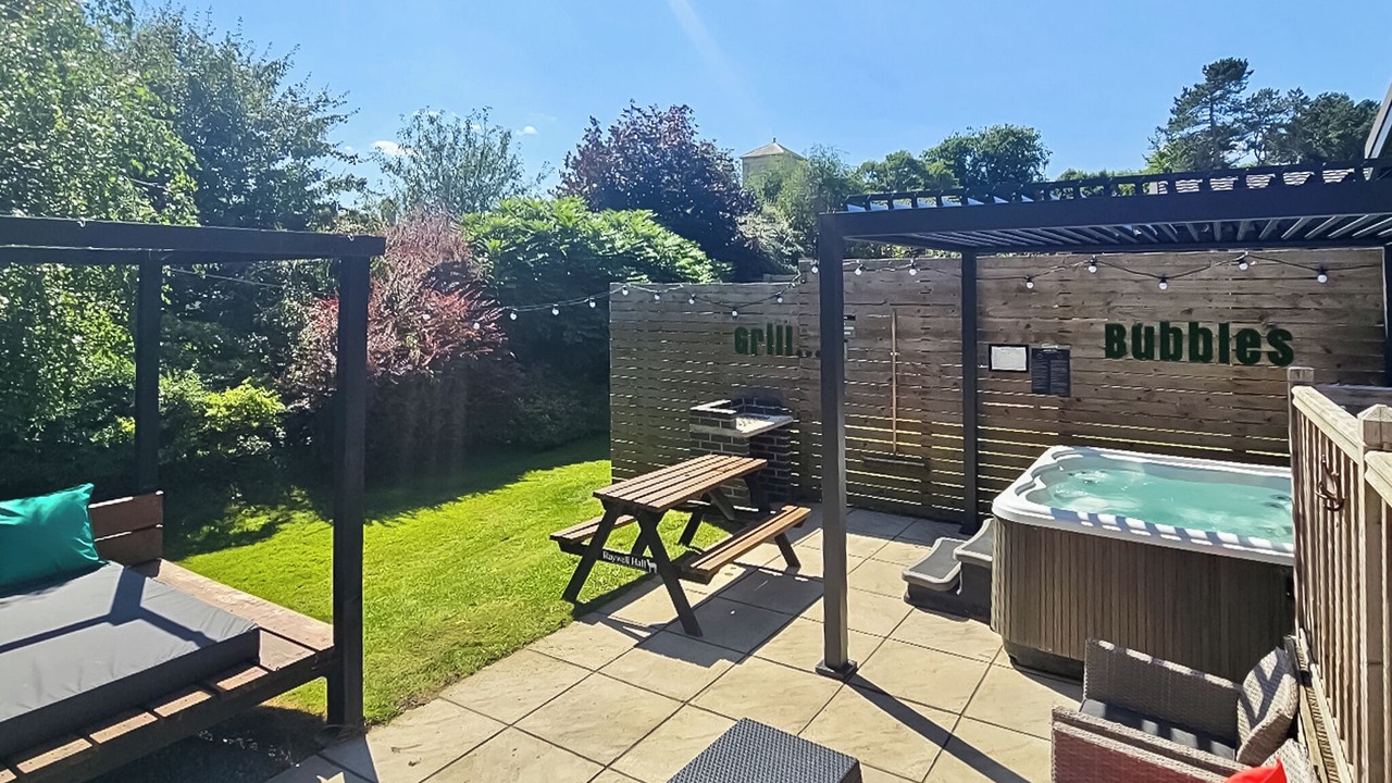 Photo of Others in Raywell