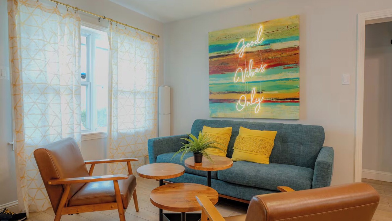 Photo of Livingroom in Greater Heights