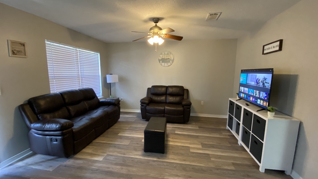 Photo of Livingroom in Baker