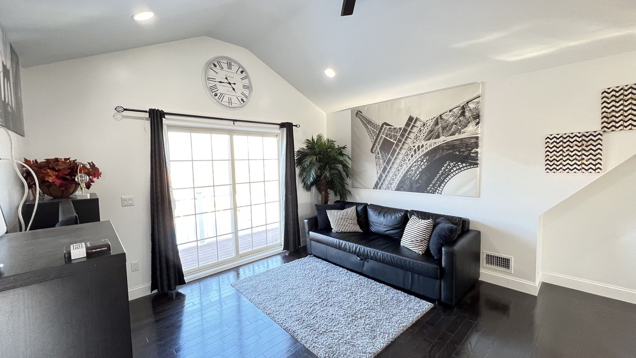 Photo of Livingroom in Wallkill