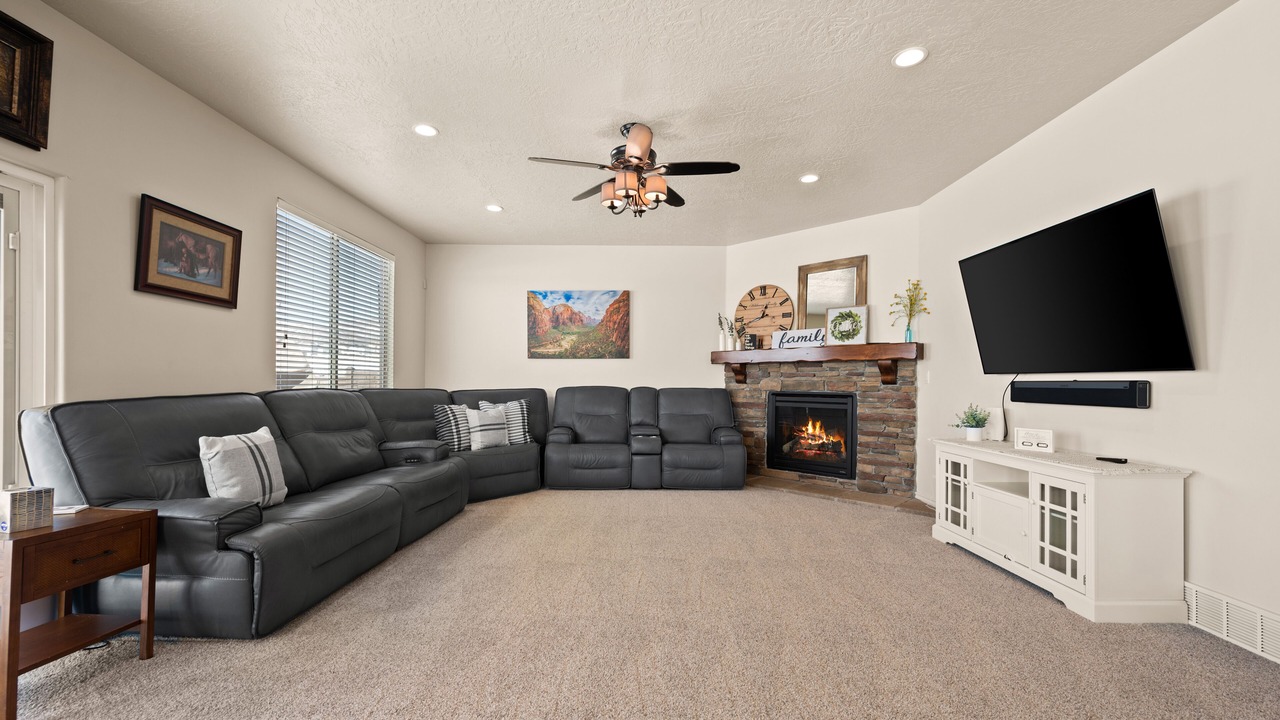 Photo of Livingroom in Highland