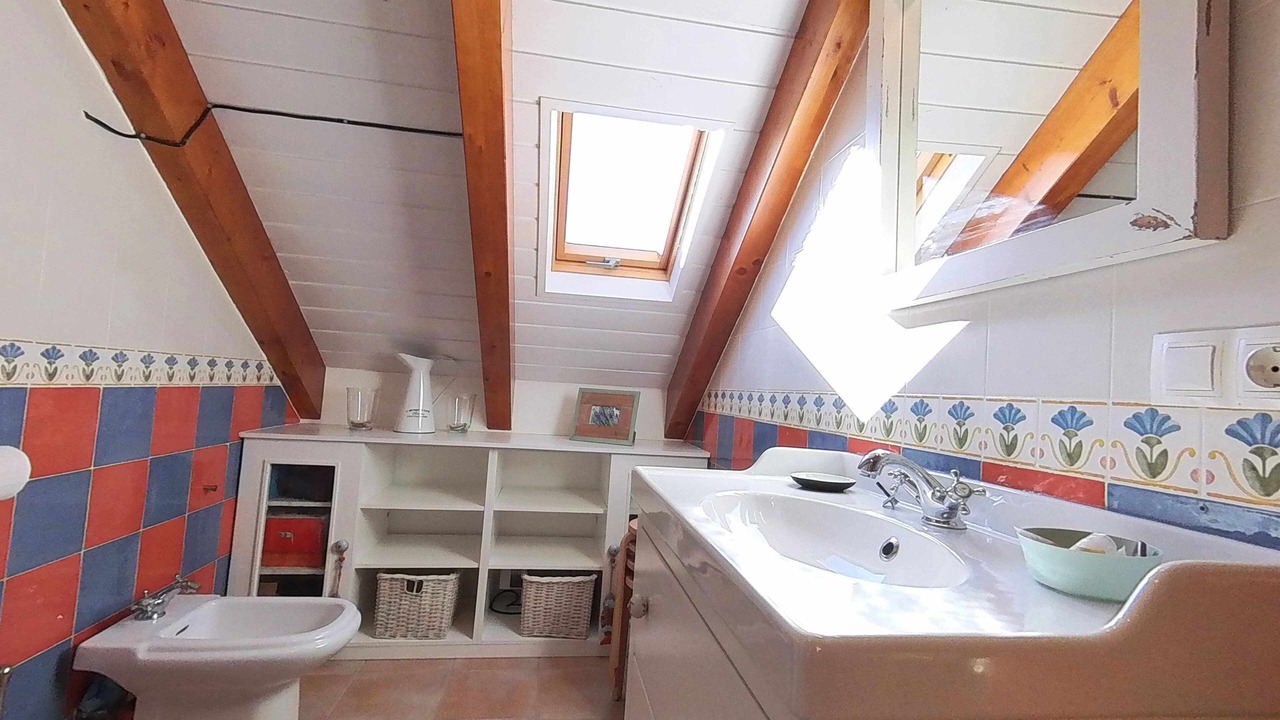 Photo of Bathroom in Escarrilla