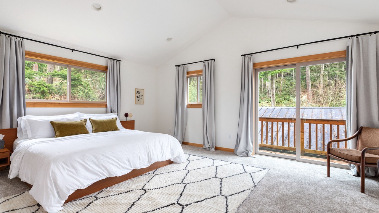 Photo of Bedroom in Langley