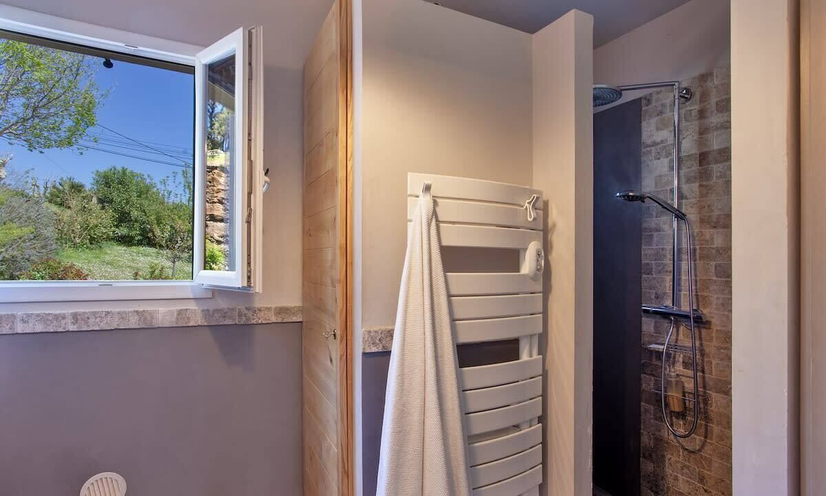 Photo of Bathroom in Sisco