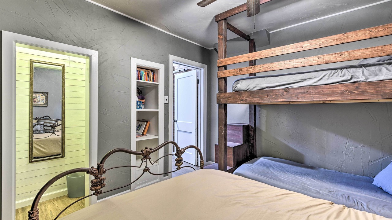Photo of Bedroom in Forestburg