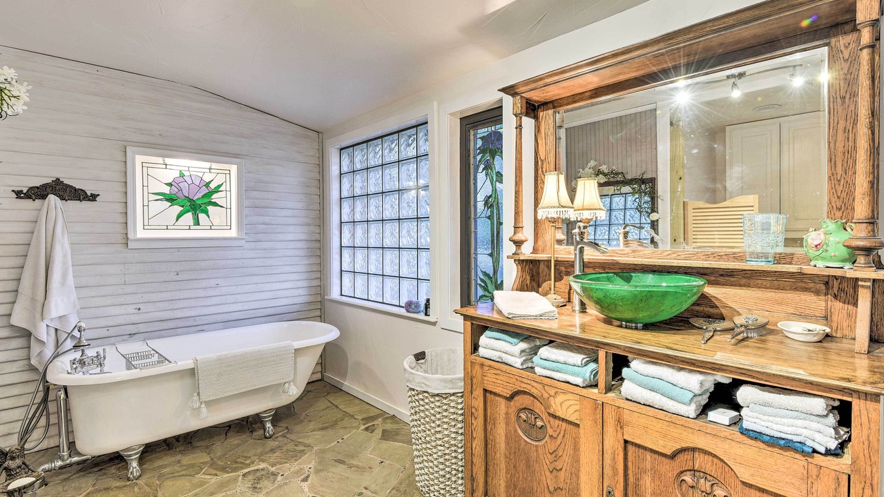 Photo of Bathroom in Forestburg