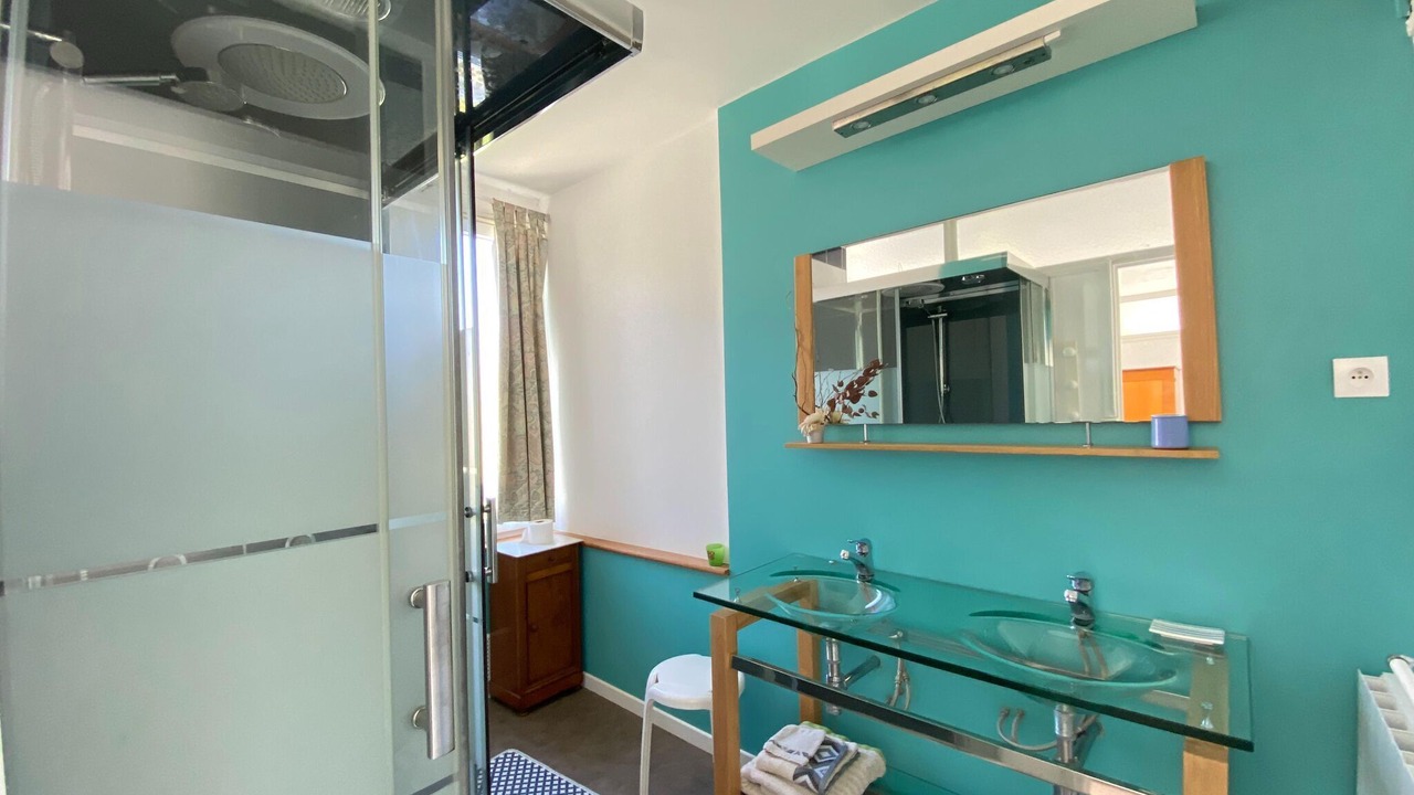 Photo of Bathroom in Arromanches-les-Bains