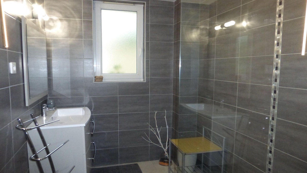 Photo of Bathroom in Arromanches-les-Bains