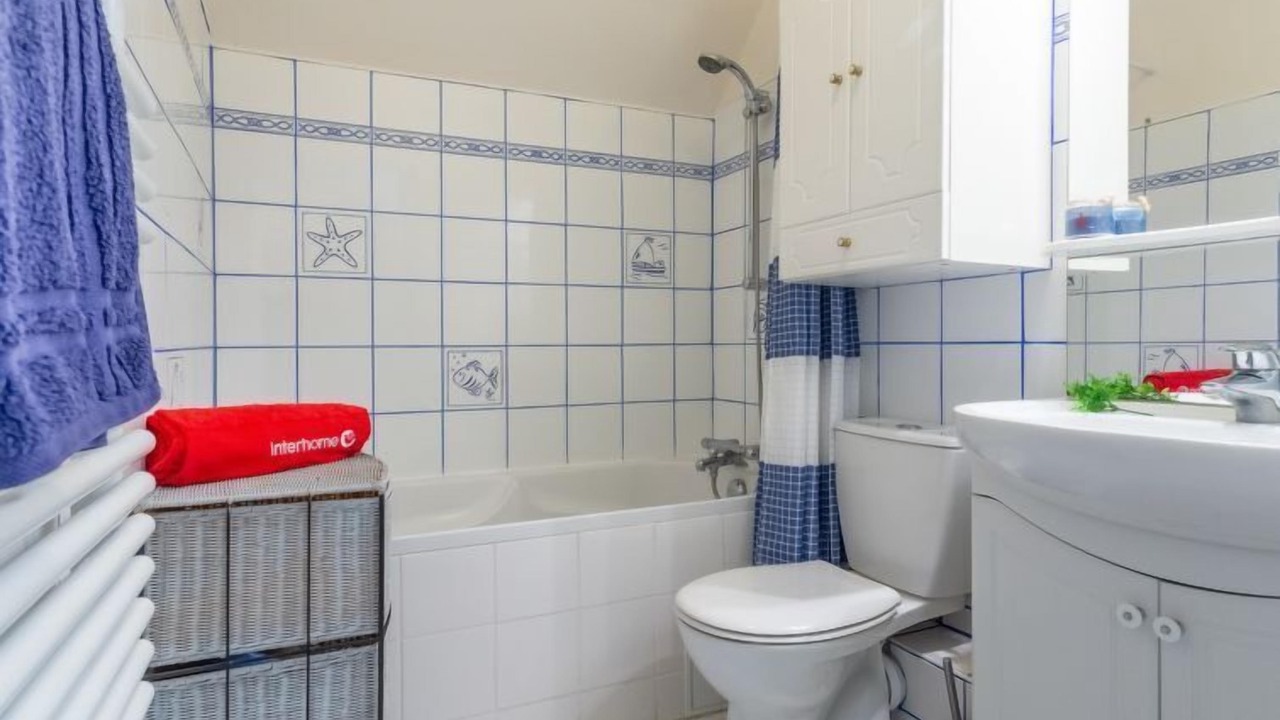 Photo of Bathroom in Touques