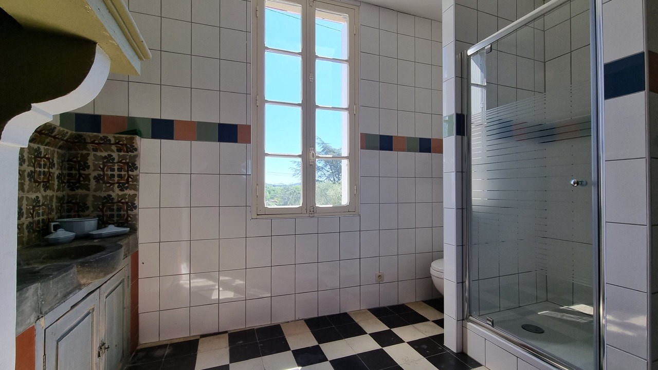 Photo of Bathroom in Olonzac