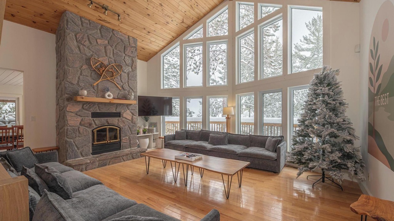 Photo of Bedroom in Lake of Bays