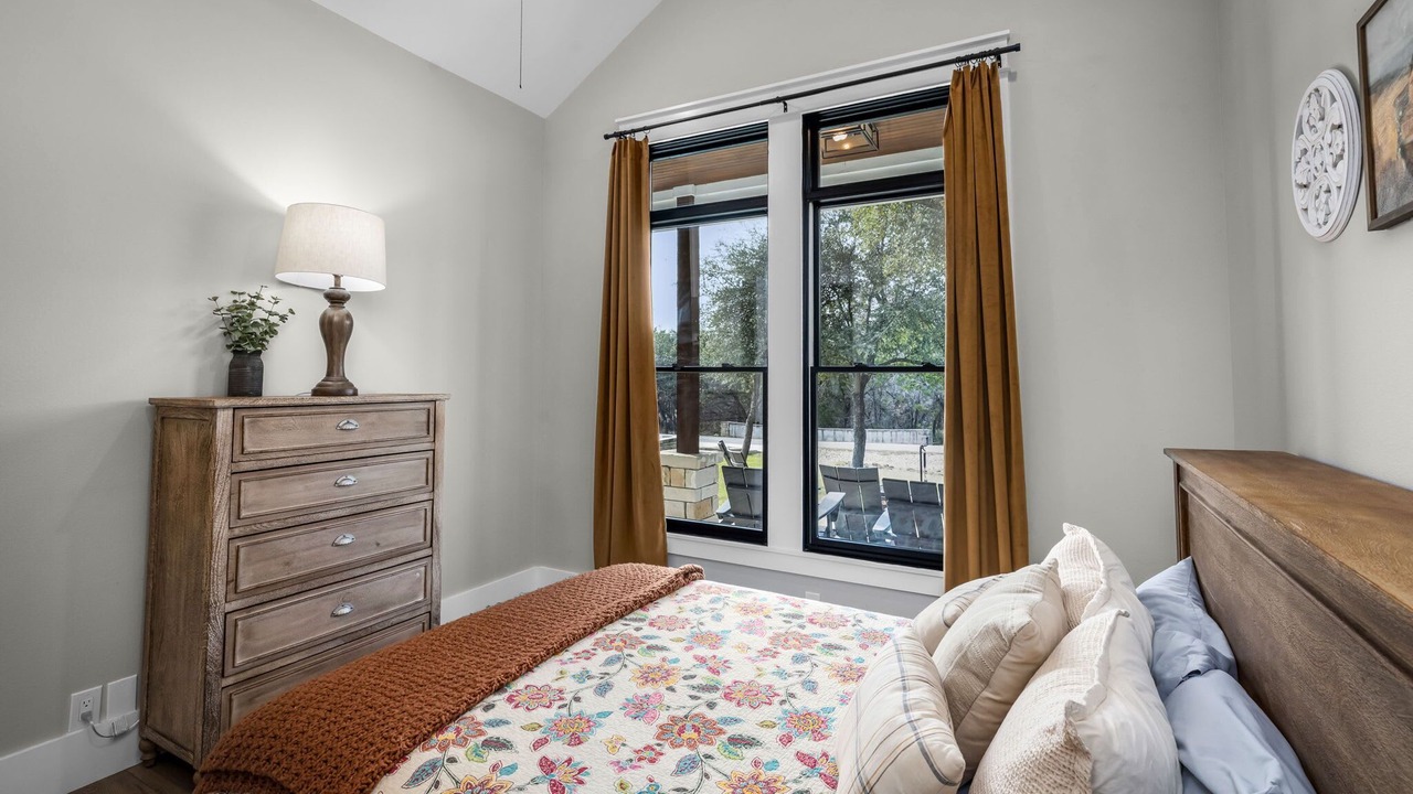 Photo of Bedroom in Kyle