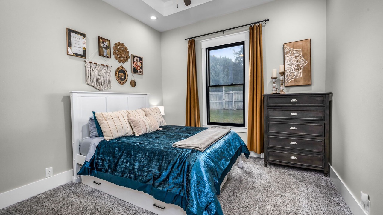 Photo of Bedroom in Kyle