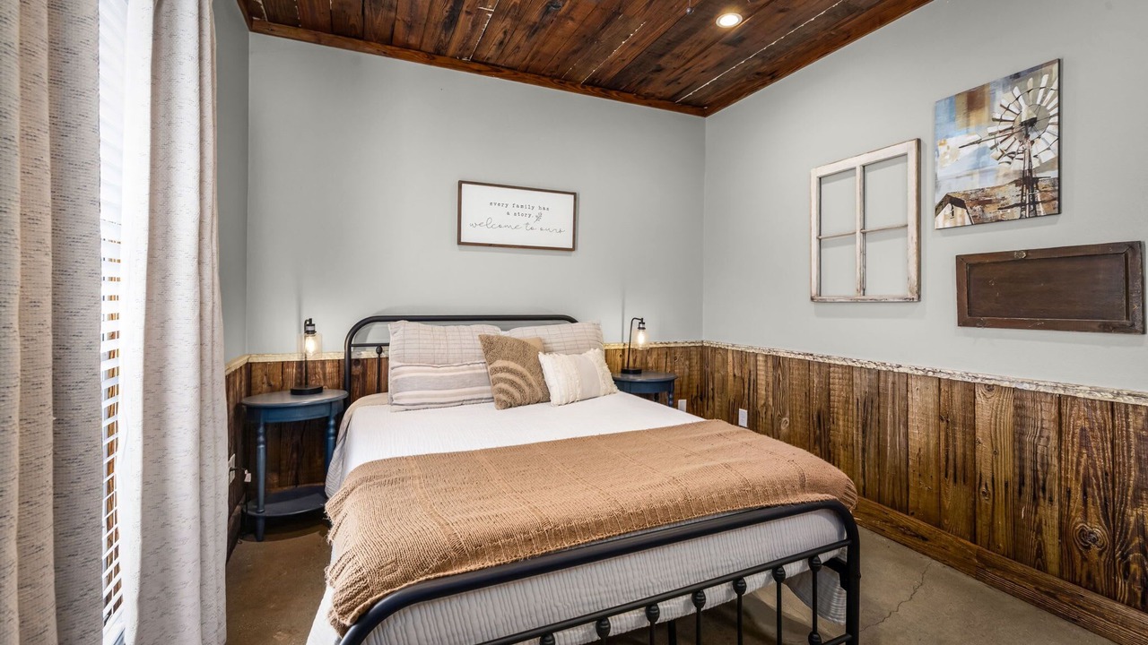 Photo of Bedroom in Kyle