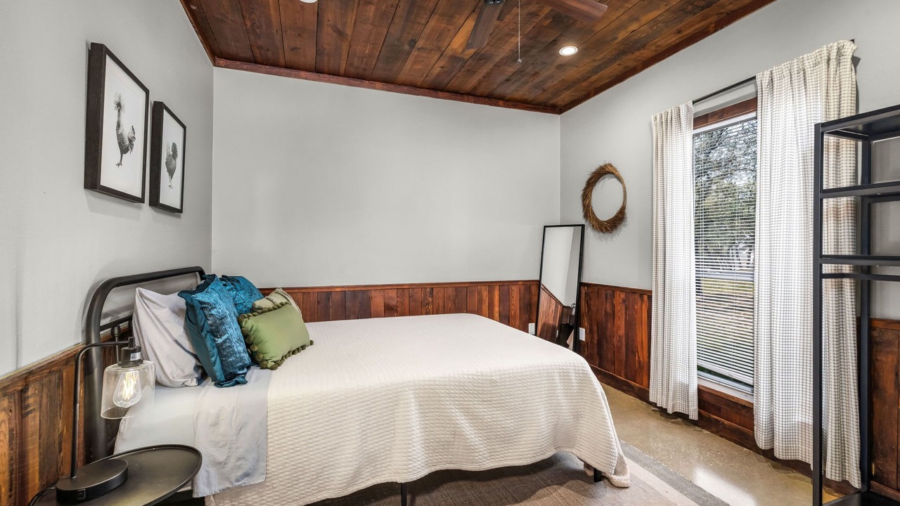 Photo of Bedroom in Kyle