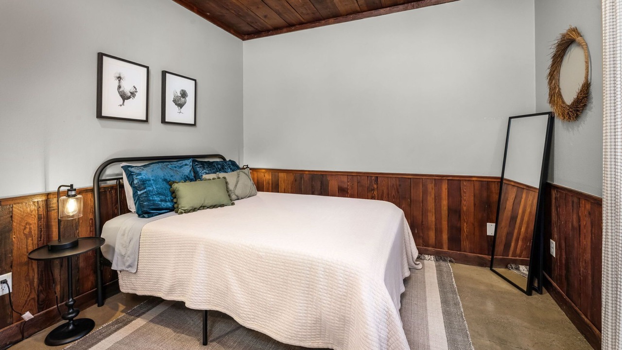 Photo of Bedroom in Kyle