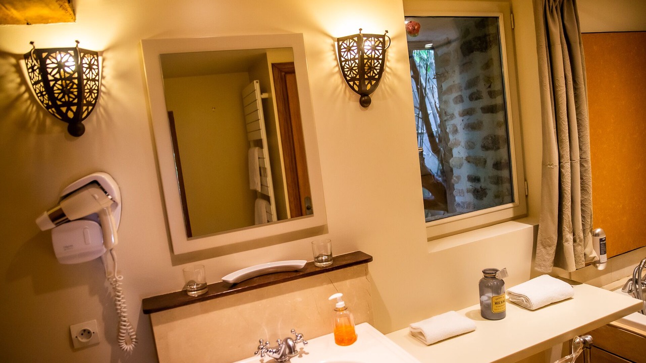 Photo of Bathroom in L'Oudon