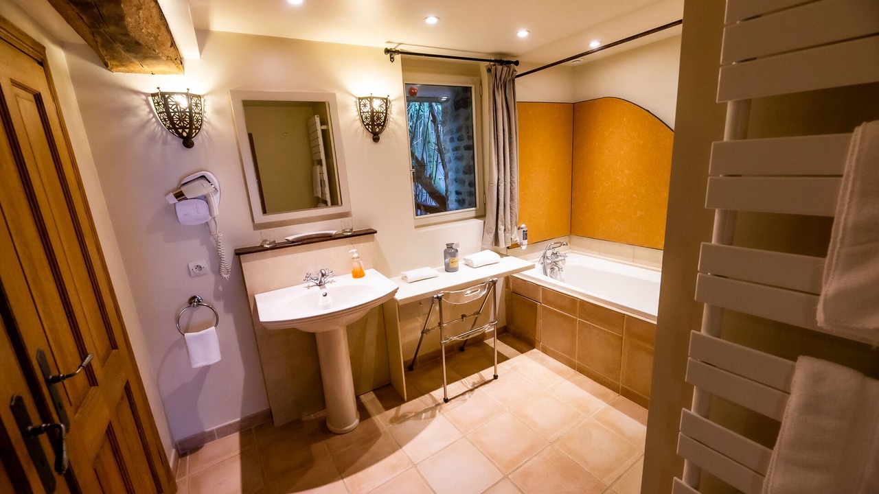 Photo of Bathroom in L'Oudon