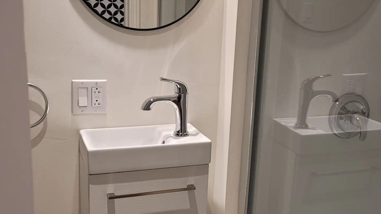 Photo of Bathroom in Ahuntsic