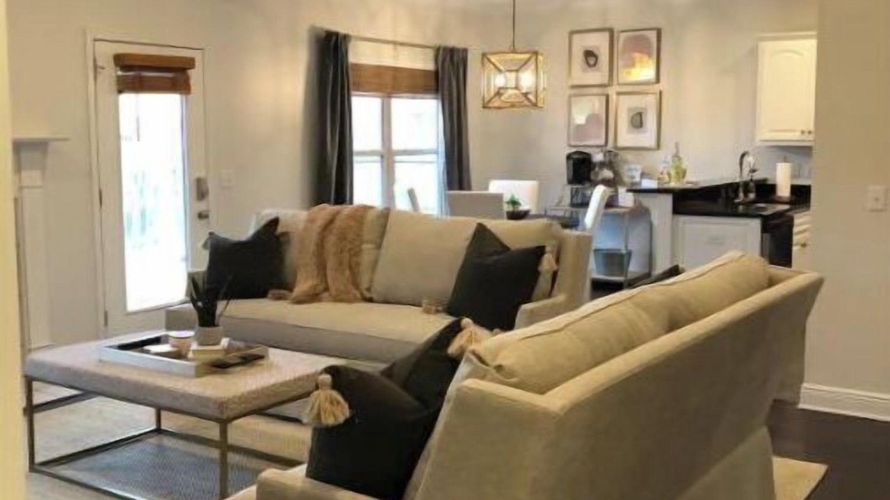 Photo of Livingroom in Northport