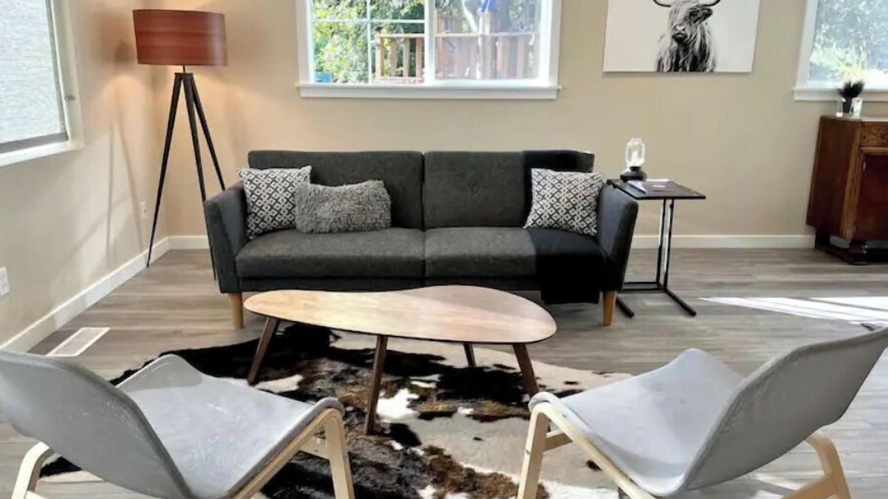 Photo of Livingroom in Lake Forest Park