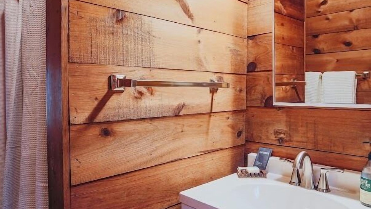 Photo of Bathroom in Shipman
