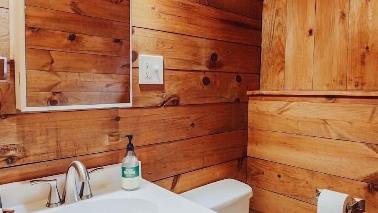 Photo of Bathroom in Shipman