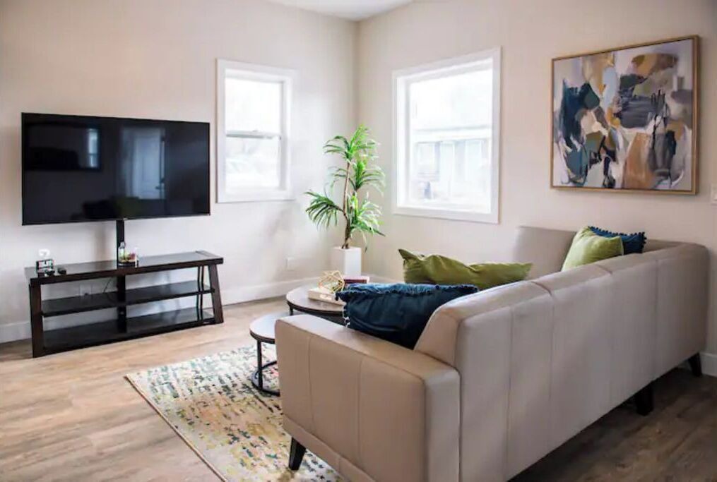 Photo of Livingroom in Midvale