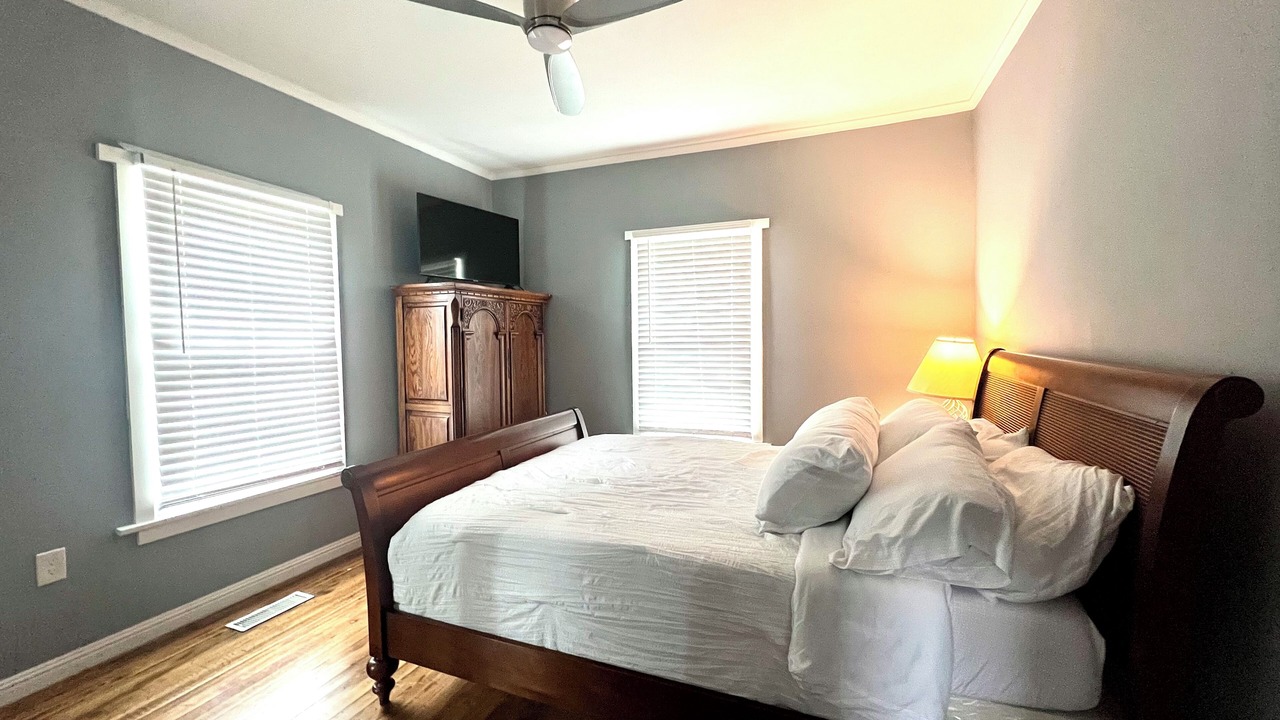 Photo of Bedroom in Belmont Historic District