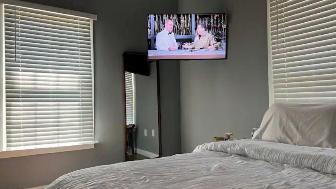 Photo of Bedroom in Belmont Historic District