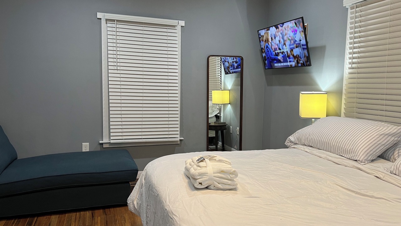 Photo of Bedroom in Belmont Historic District