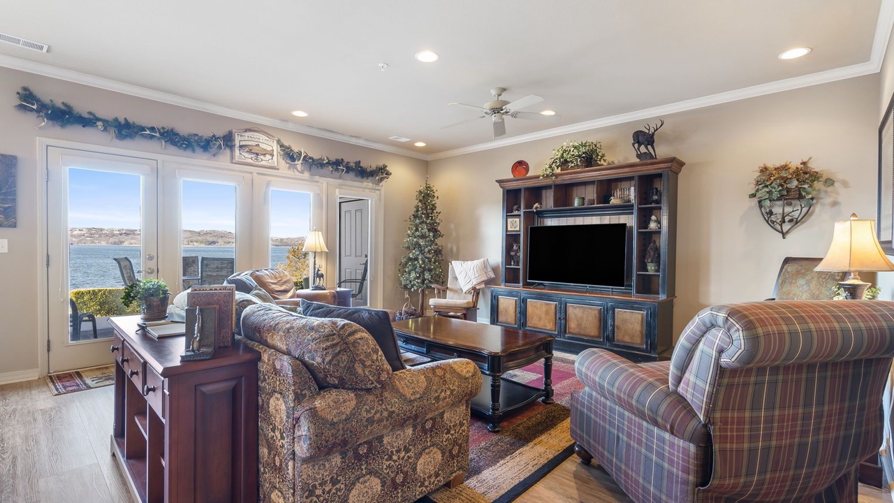 Photo of Livingroom in Hollister