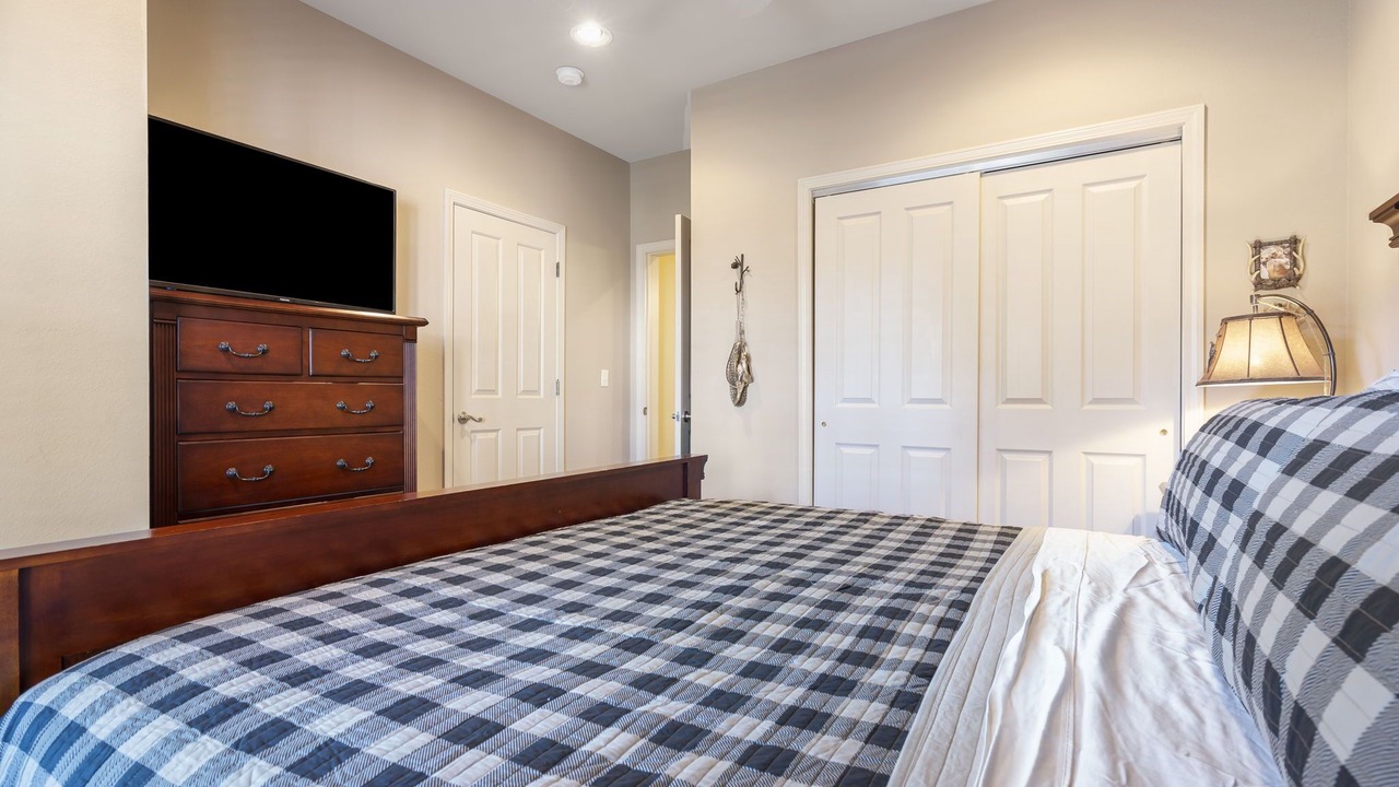 Photo of Bedroom in Hollister