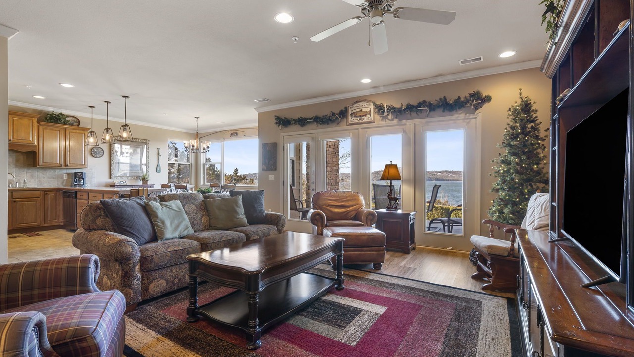 Photo of Livingroom in Hollister
